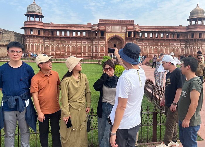 Taj Mahal & Agra Fort Tour from Delhi By Car with 5* Lunch