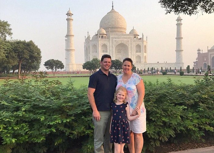 Taj Mahal & Agra Fort Tour from Delhi By Car with 5* Lunch